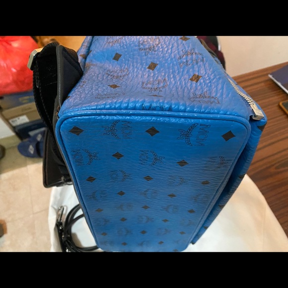 MCM Large Dual Stud Blue Leather Backpack - Picture 6 of 8
